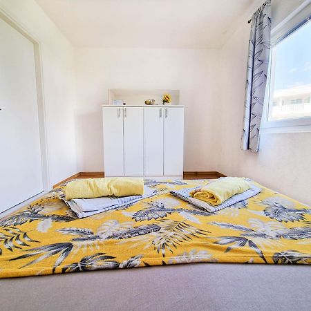 Flip - Flop Apartment Новаля Екстериор снимка