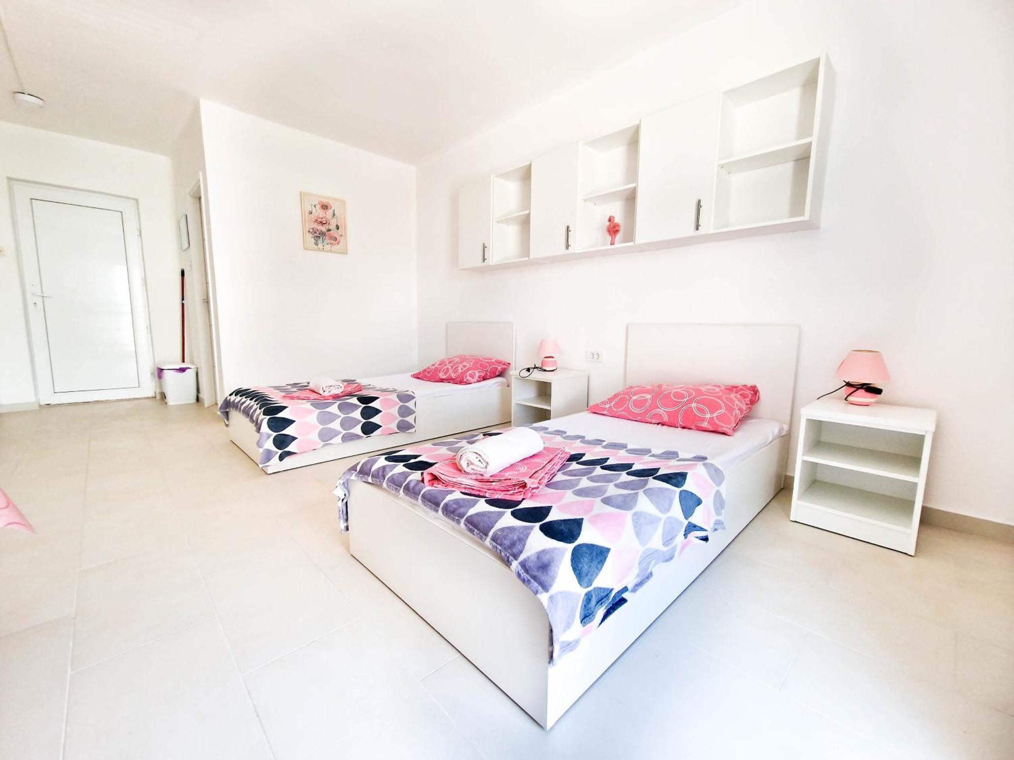 Flip - Flop Apartment Новаля Екстериор снимка