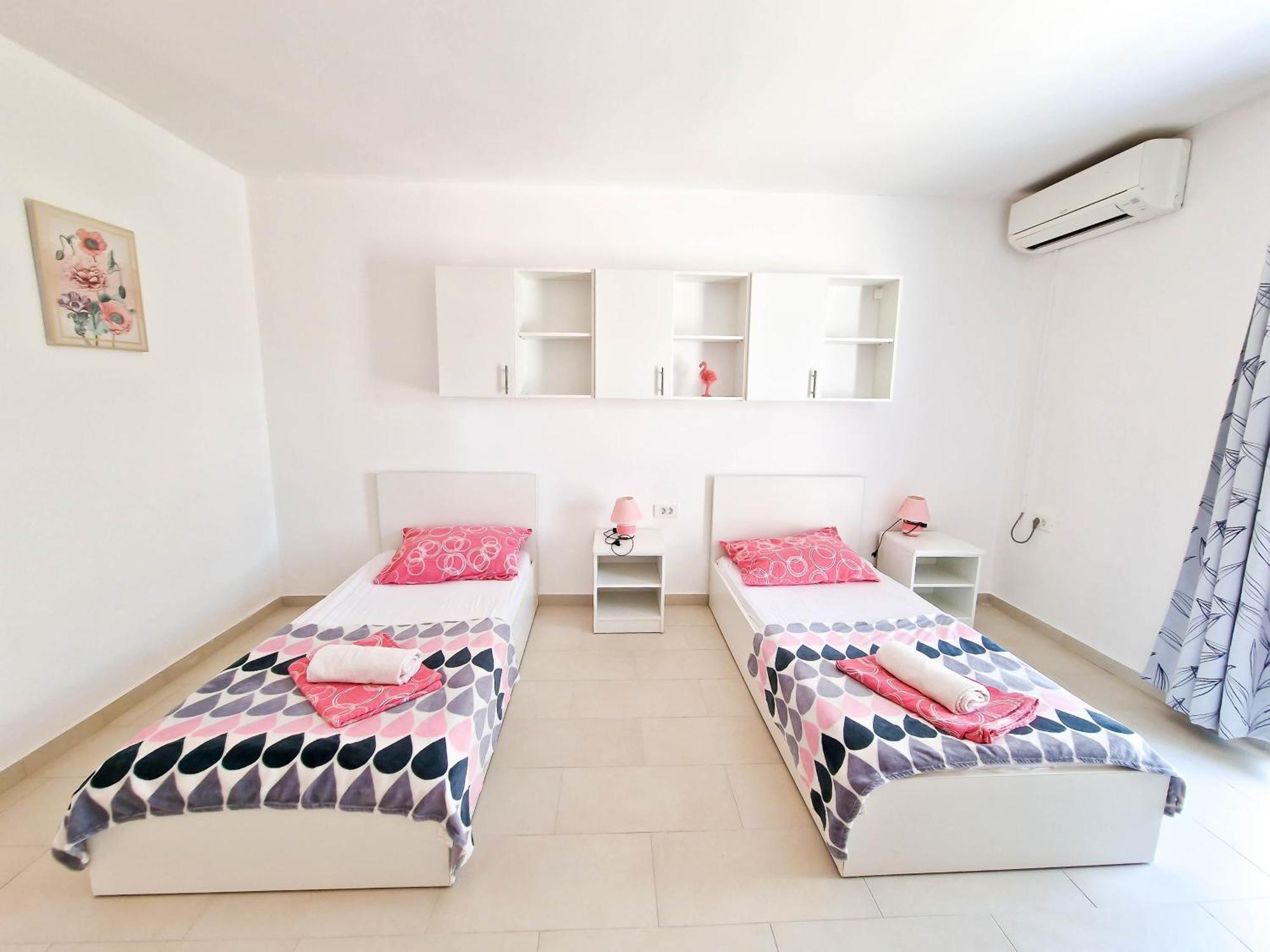 Flip - Flop Apartment Новаля Екстериор снимка